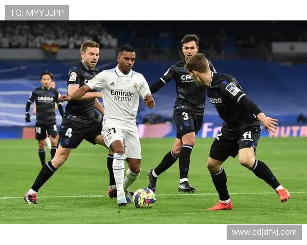 C罗领衔对决斯帕尔展现超强实力与团队配合的精彩比赛