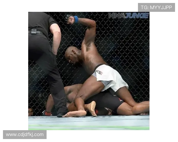 玛雅与伍德利的巅峰对决谁将成为拳坛新王者的传奇之战 玛雅与伍德利的巅峰对决谁将成为拳坛新王者的传奇之战