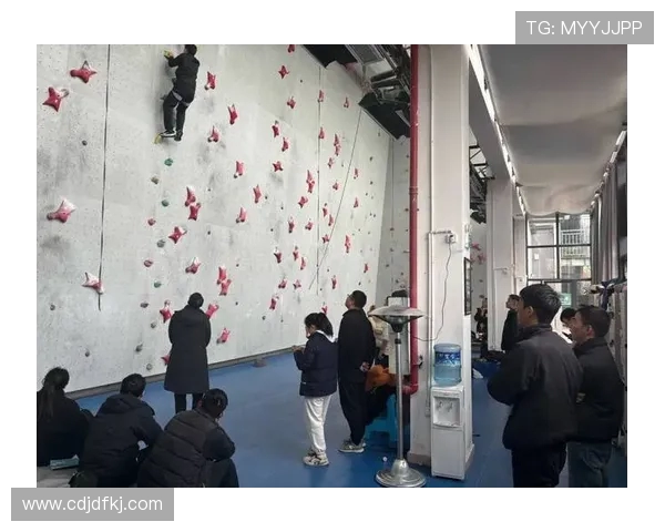 重庆攀岩队转型之路探索新高度助力攀岩运动蓬勃发展