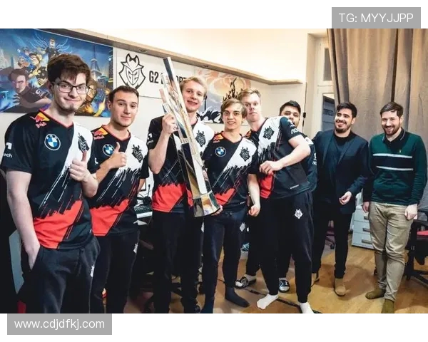 DOTA2战术解析：深入探讨EDG团队包夹策略的成功之道